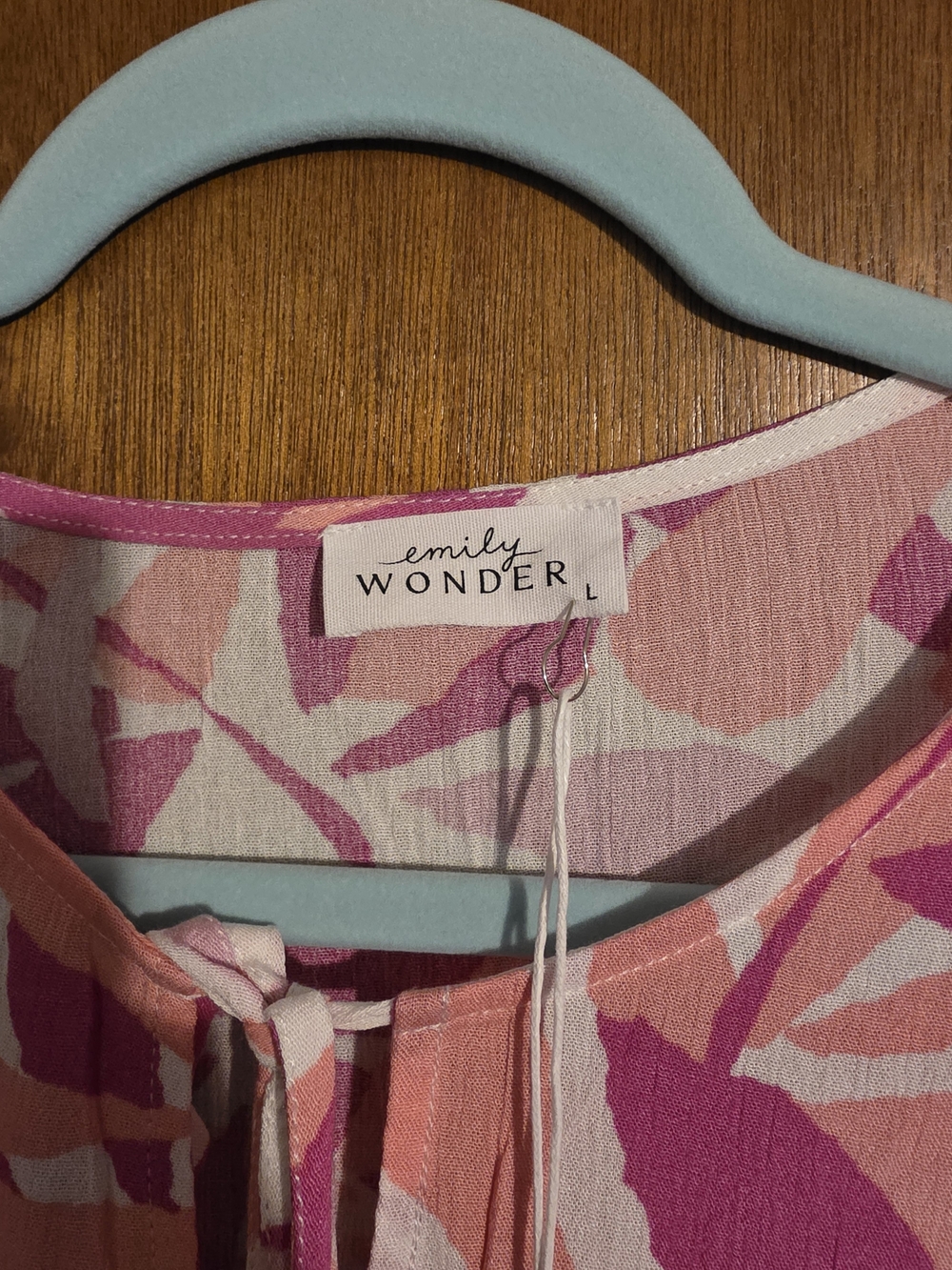Pink Floral Tie-Front Women’s Top/ Amable Women's Lined Shorts Med.